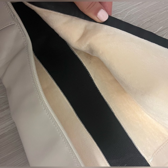 White leather boots - Picture 4 of 5